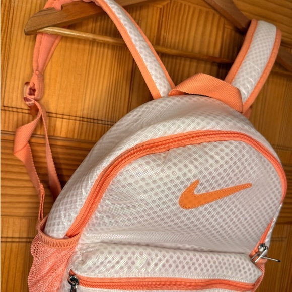 Nike Mini Backpack Peach Pink Mesh Small - Picture 2 of 3